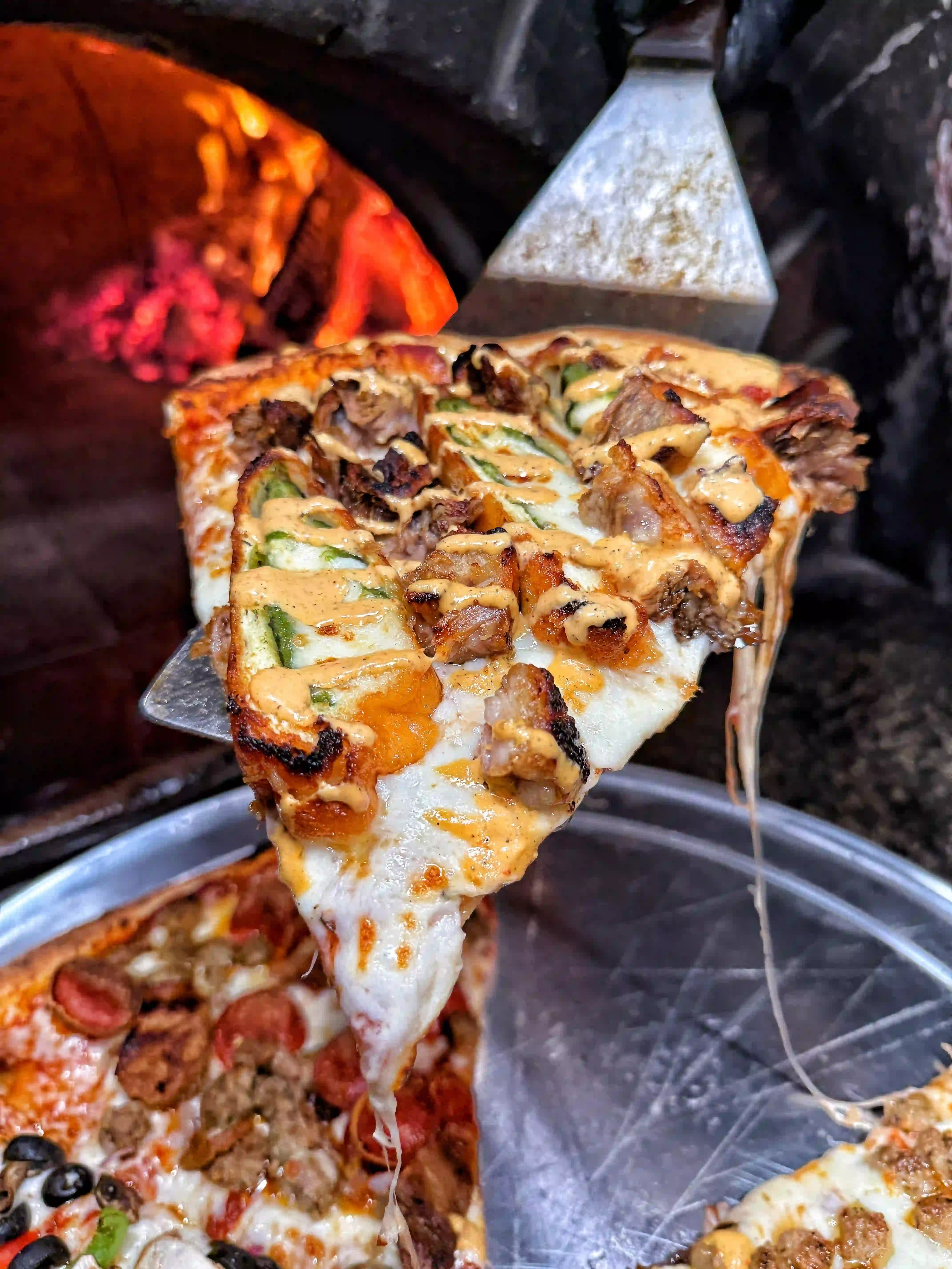 Chile Relleno con Carnitas Pizza